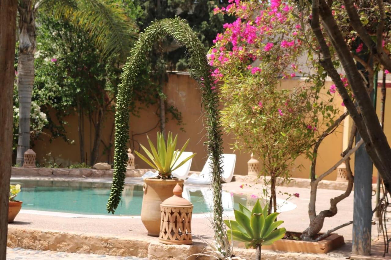 Villa Grenadine As-Sawíra Exteriér fotografie
